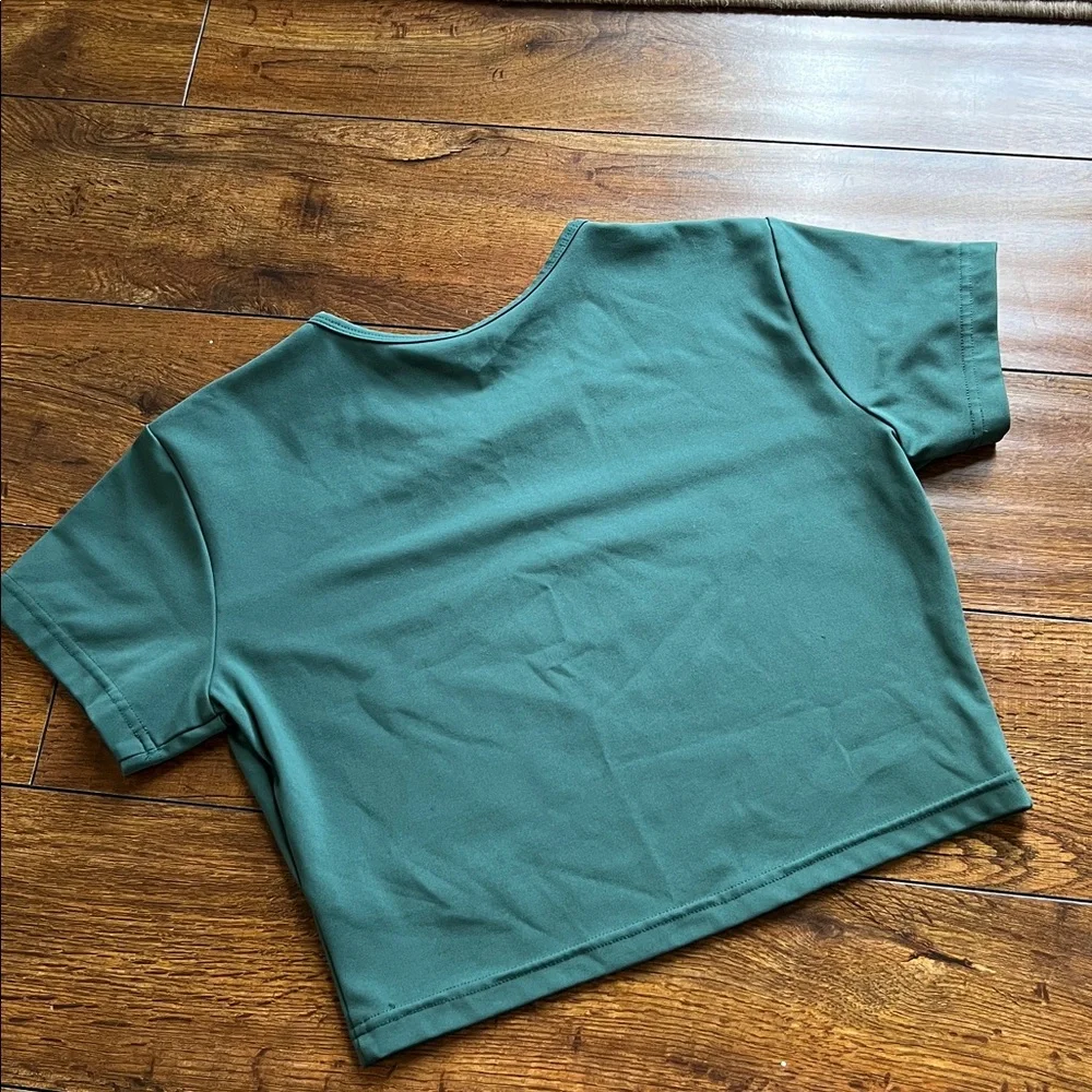 New DARC Sport Cropped Tee - Picture 4 of 4